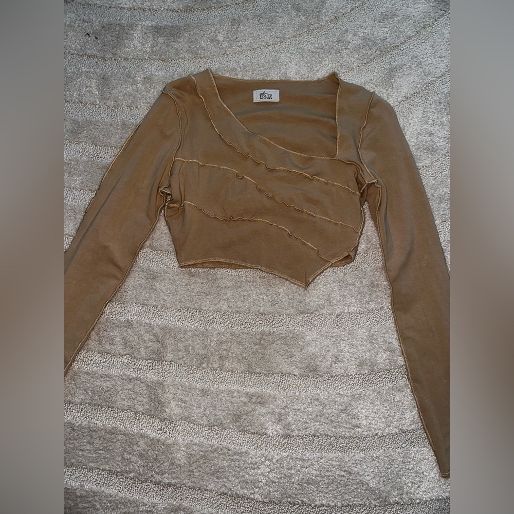 Exposed seam crop top.